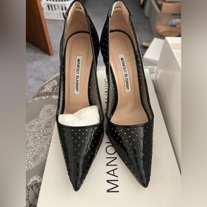 Manolo Blahnik BB Perforated Patent 105 Sz 37 Black